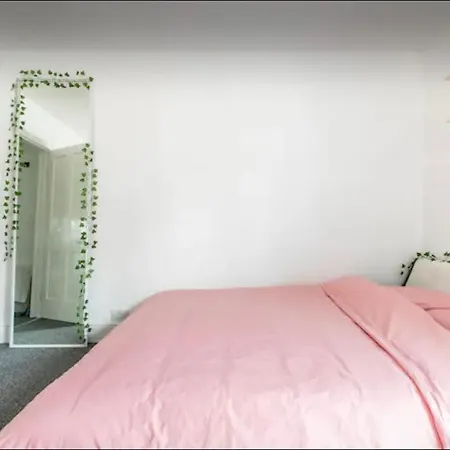 City Center Spacious Bedrooms Canterbury Exterior photo