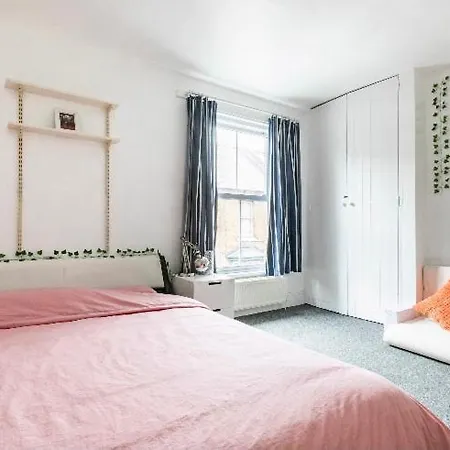 City Center Spacious Bedrooms Canterbury Exterior photo