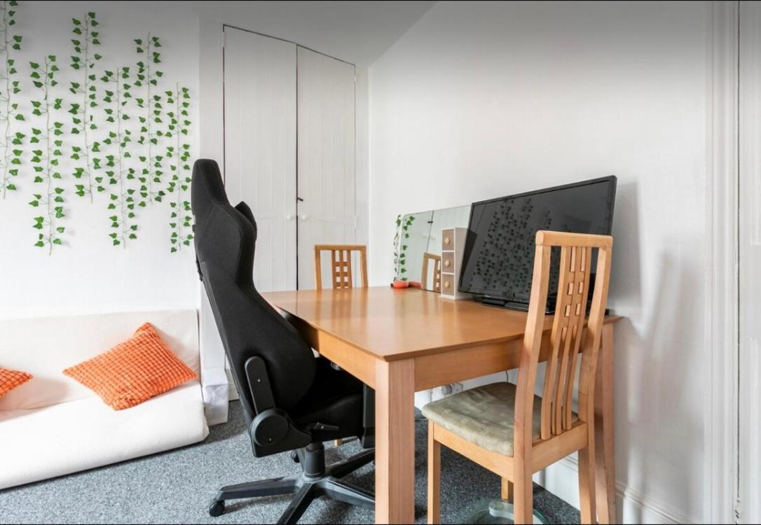 Center Spacious Bedrooms * Canterbury