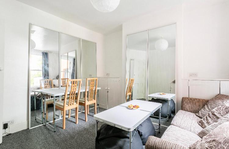 Center Spacious Bedrooms Homestay