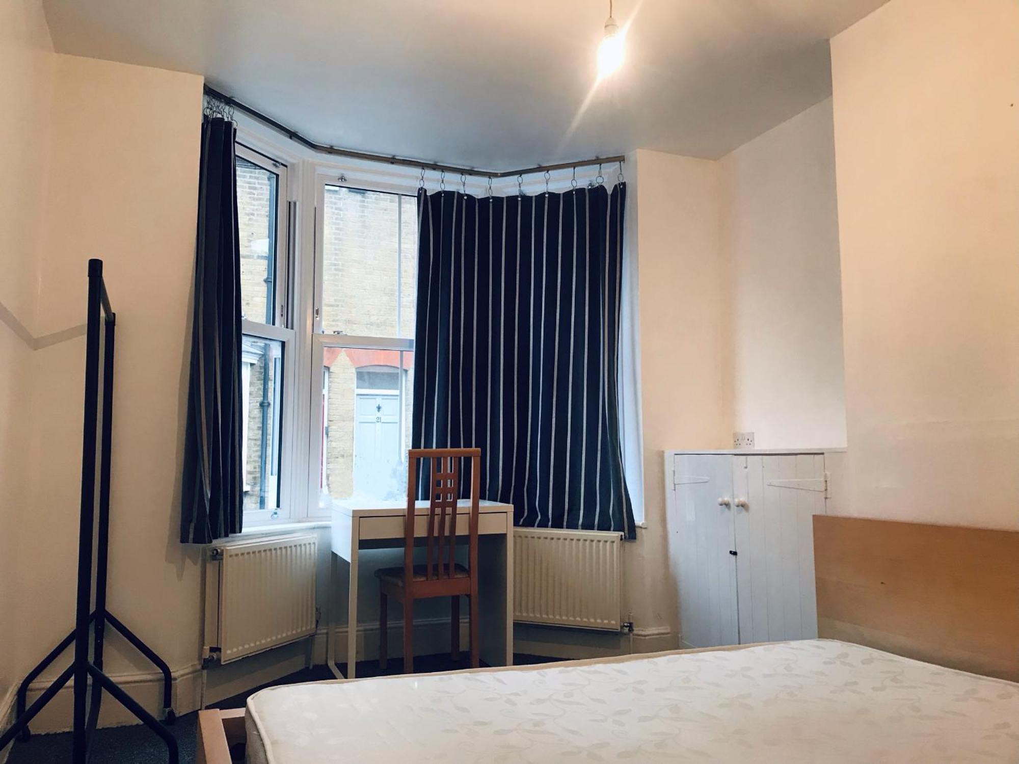 Center Spacious Bedrooms Homestay