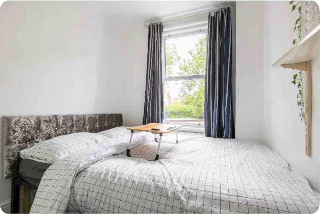 Center Spacious Bedrooms *
